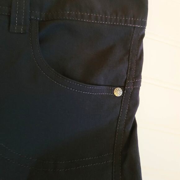 Athleta  Womens 10 Black Hiking Outdoors Stretch Pockets - Picture 8 of 14